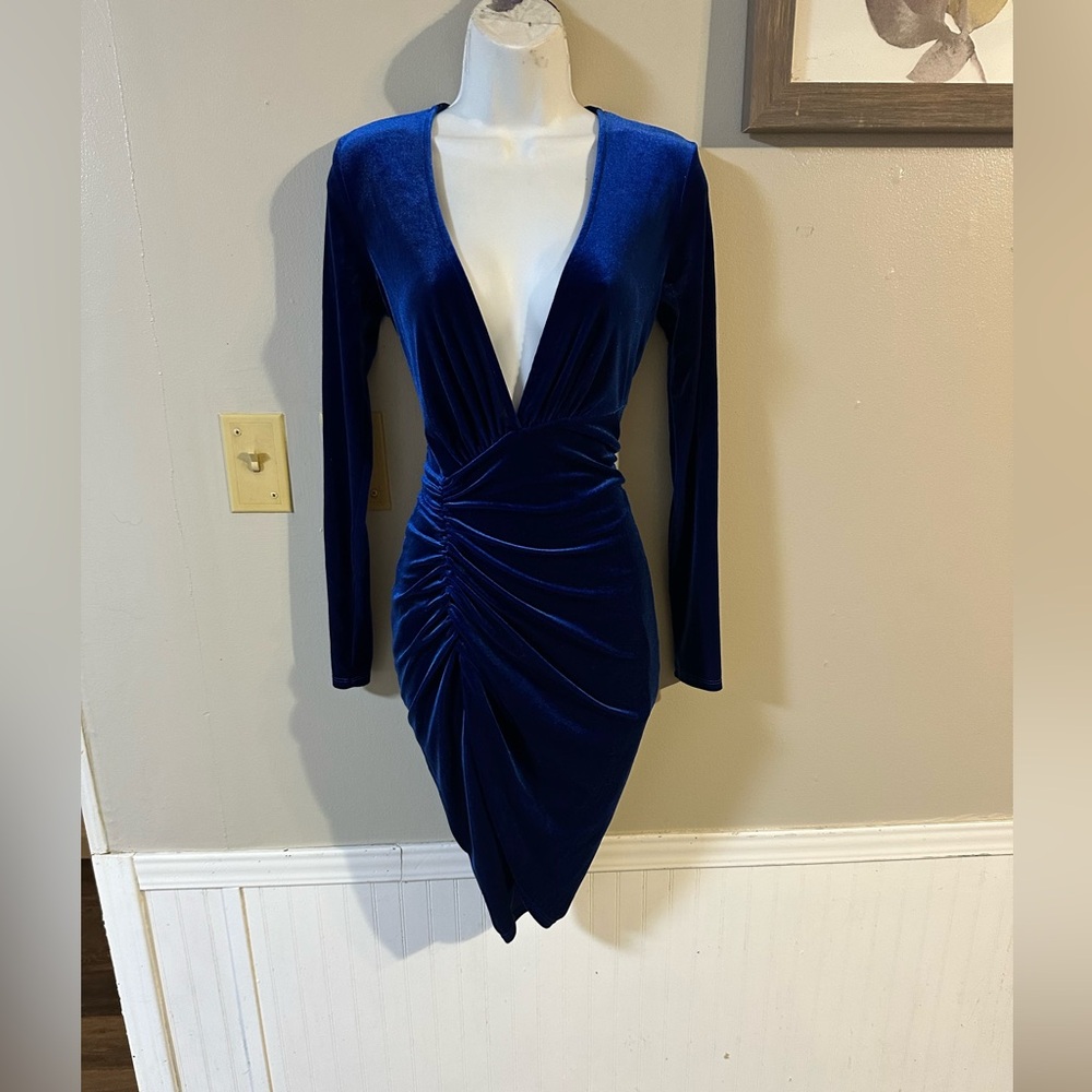Chic Long Sleeve Blue Velvet Dress